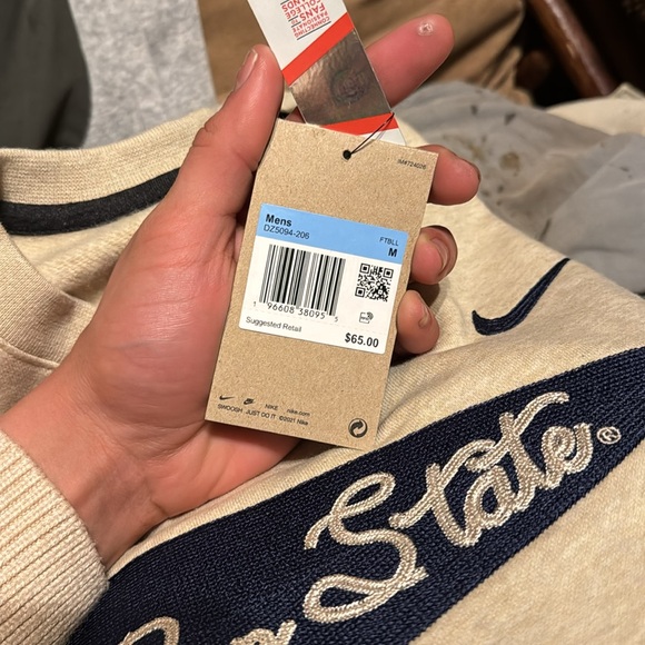 Brand new NIKE Penn State Navy Blue Embroidered flag patch crewneck - Picture 9 of 10